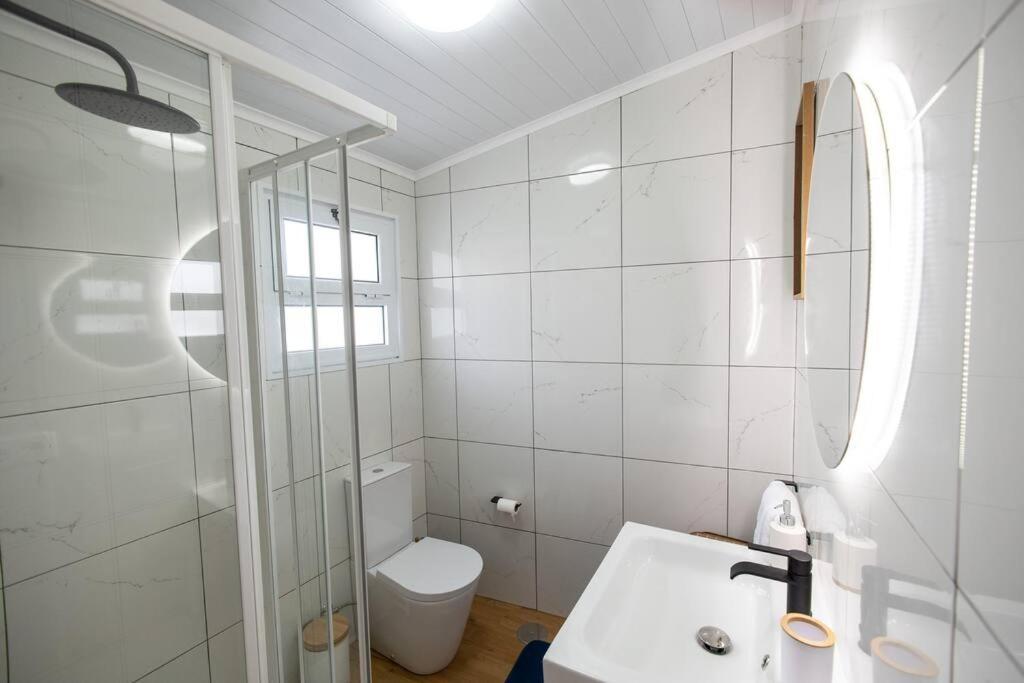 New! Oceanfront With Hottub, Lagoa Sao Miguel Azores * Lagoa (Azores)