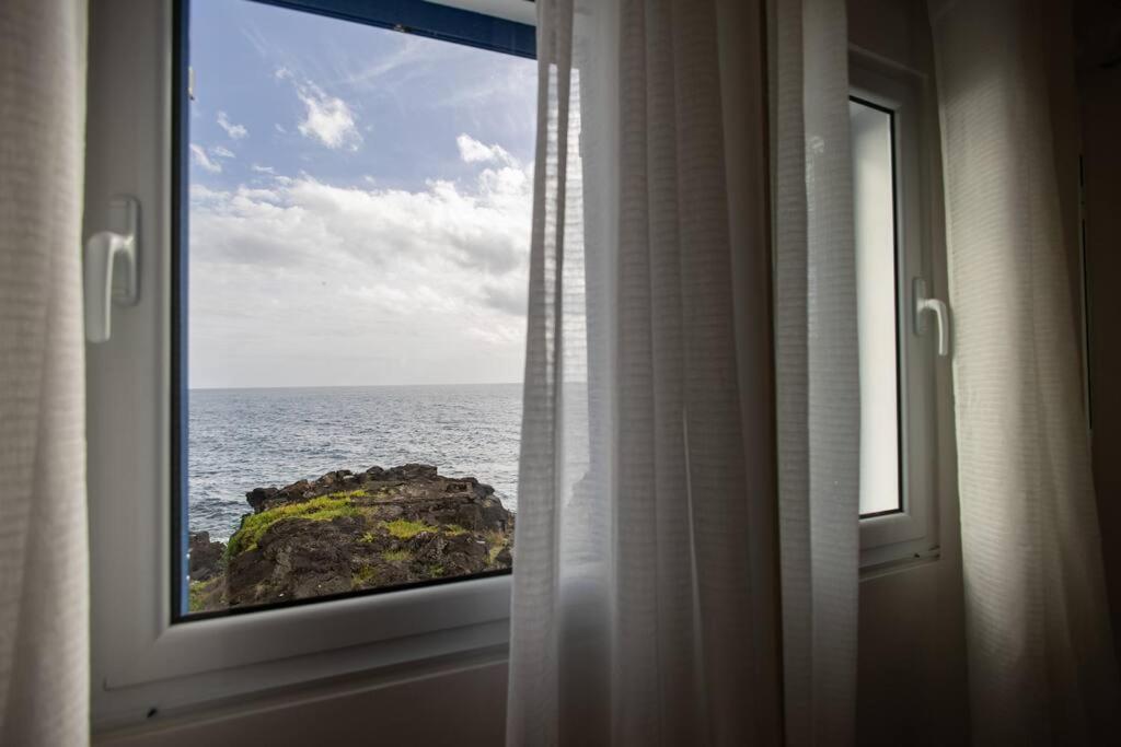 New! Oceanfront With Hottub, Lagoa Sao Miguel Azores Holiday home *
