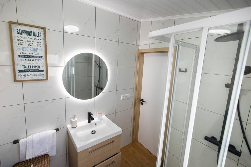New! Oceanfront With Hottub, Lagoa Sao Miguel Azores Holiday home