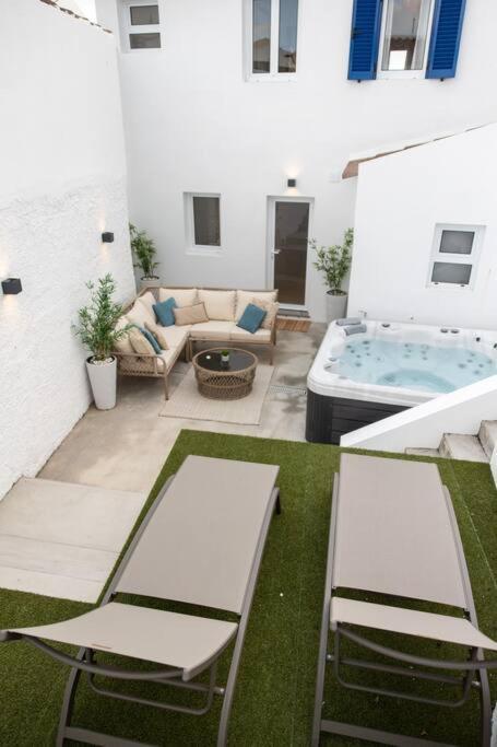 New! Oceanfront With Hottub, Lagoa Sao Miguel Azores Holiday home *
